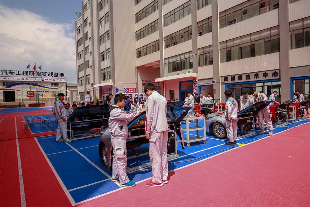 汽車美容實(shí)訓(xùn)設(shè)備