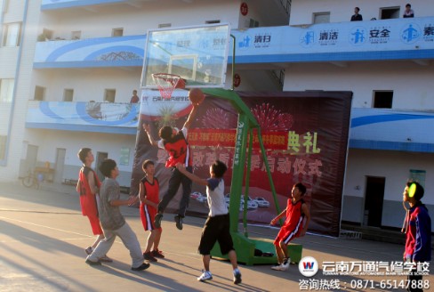 精彩投球 完美跨越.jpg