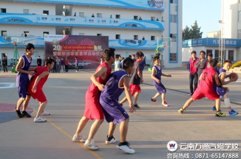 比賽現場你爭我奪，氣氛非常緊張激烈.jpg