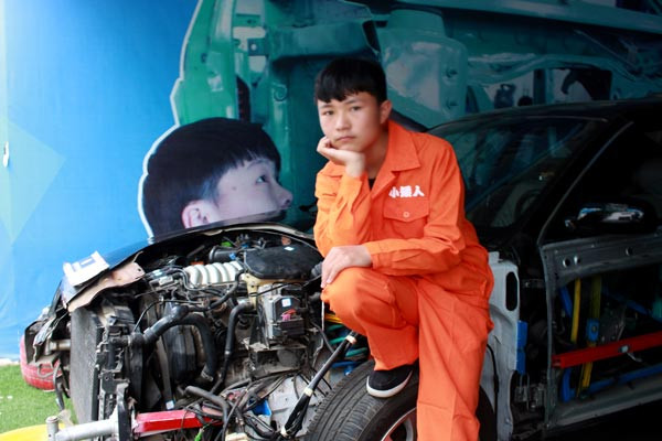 喜歡拆裝，所以喜歡學校的解剖車_副本.jpg
